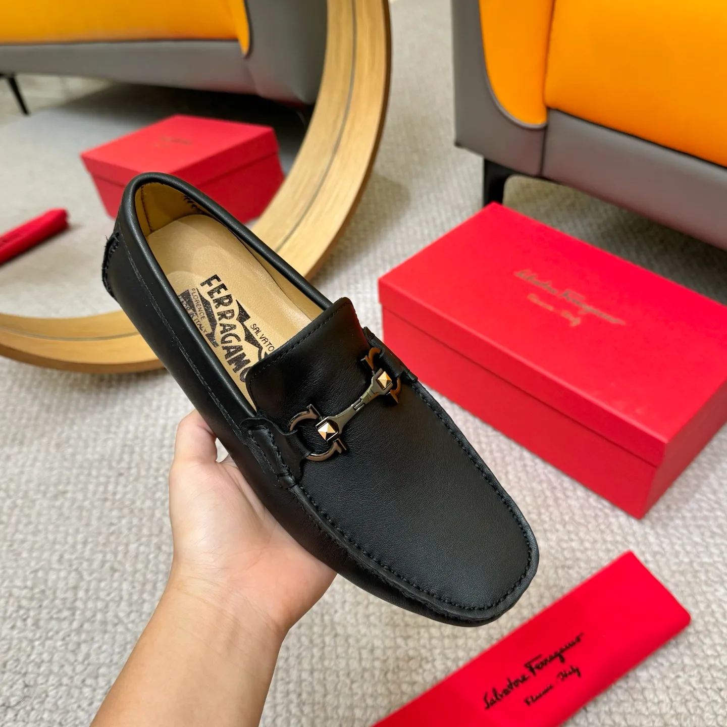 Men's men's shoes 💰420 (Yangli) Ferragamo 〰Ferragamo 2⃣️0⃣️2⃣️5️⃣ New series 👊🏻 Upper 🇮🇹 Italian imported calfskin, original outsole molding. Water-dyed sheepskin lining. The identity of every successful man is set off, and the upper and lower shoes are elegant and stable🚶🏻🚶🏻The high-end custom counter original replica is an eternal classic🔍️Number of codes: 38-46 with counter packaging